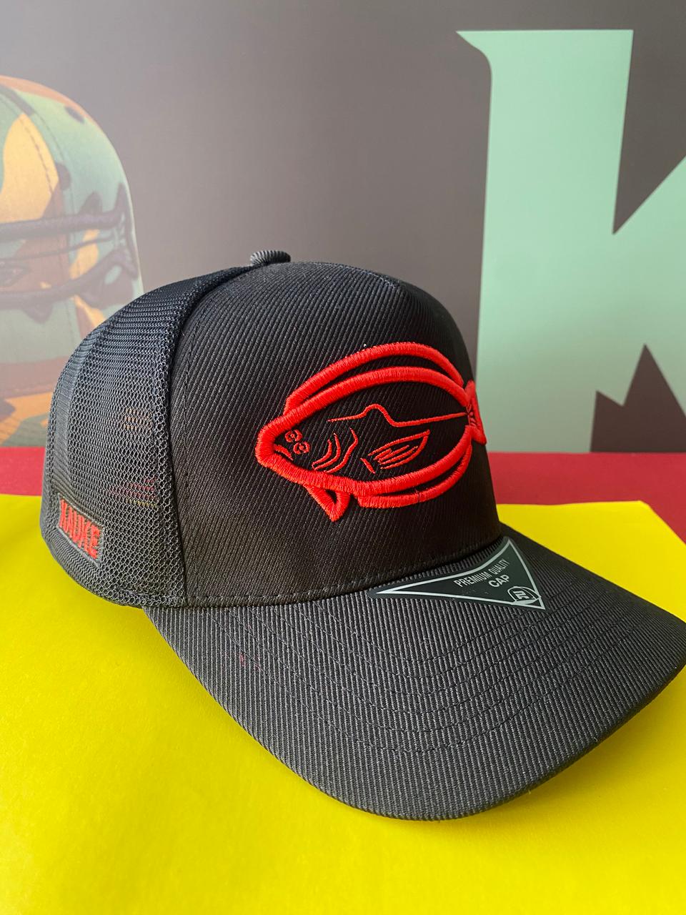 Gorro Trucker color negro modelo corvina y  lenguado
